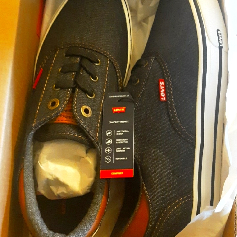 Shoes sneakers